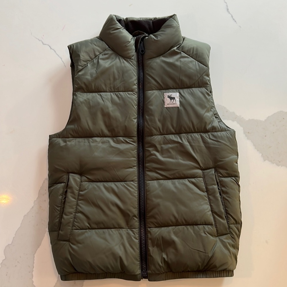 NWOT Boys 7/8 Abercrombie puffer vest